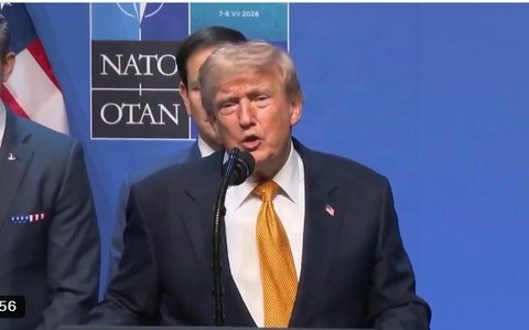 Trump spune că va cere Europei să ramburseze ajutorul acordat de SUA Ucrainei, în timp ce Bessent dă vina pe atacurile Kievului pentru creşterea preţurilor la combustibil