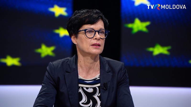 Comisarul UE pentru extindere şi-a anulat o vizită în Serbia, după ce criminalul de război Ratko Mladic a fost omagiat la Belgrad