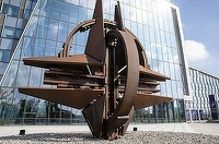 NATO nu va tolera acţiunile hibride împotriva membrilor săi, spune ambasadorul SUA