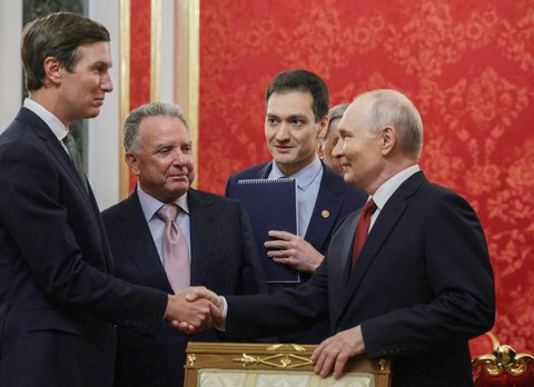 Vladimir Putin spune că discuţiile dintre SUA şi Rusia sunt benefice. El s-a întâlnit cu Witkoff şi Kushner