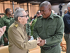 Fostul preşedinte cubanez Raúl Castro, din nou în public la un eveniment militar - VIDEO