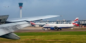 Aeroporturile londoneze Heathrow şi Gatwick, blocate din cauza unei pene tehnice generalizate la furnizorul de servicii de trafic aerian NATS
