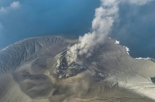 Un vapor cu jurnalişti la bord, dat dispărut în timp ce acopereau erpţia Vulcanului Anak Krakatau, în Indonezia