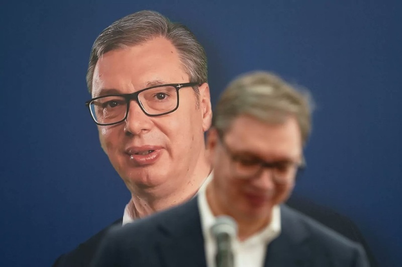 Preşedintele sârb Aleksandăr Vucici anunţă, în urma unei contestări, alegeri legislative anticipate la 25 octombrie. Studenţii anunţă că vor prezenta propria listă în acest scrutin, după ce contestarea şi-a pierdut suflul
