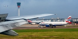 Aeroporturile din Marea Britanie se confruntă cu noi perturbări în urma defecţiunii sistemului de control al traficului aerian / Sute de zboruri anulate pentru miercuri 