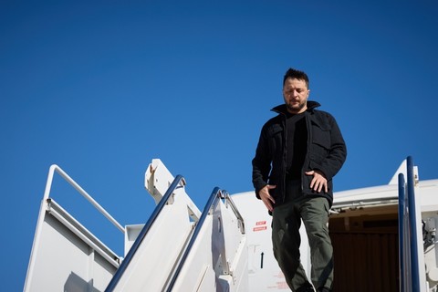 Guvernul Republicii Moldova precizează că decolarea aeronavei preşedintelui Zelenski spre Norvegia a fost întârziată din cauza alertei privind prezenţa dronelor în spaţiul aerian al ţării
