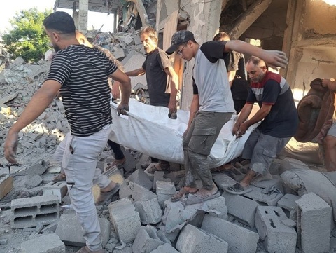 O familie de patru persoane, inclusiv două fete de opt şi 12 ani, ucisă în nordul Fâşiei Gaza, într-un atac israelian la Beit Lahia