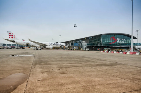 Traficul aerian de la aeroportul din Bruxelles a fost perturbat vineri seara după semnalarea unei drone