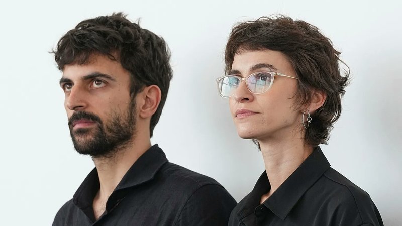 Regizorii documentarului NAZA, care prezintă uciderea în masă a civililor din Gaza de către Israel, ameninţaţi cu revocarea cetăţeniei israeliene. Ministrul Zohar îi acuză pe cei doi de „trădare împotriva statului”