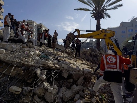 ONU cere să se acorde un acces unor anchetatori internaţionali la rămăşiţe aflate sub dărâmături în Fâşia Gaza, ”pentru a ajuta la culegerea de probe” ale unor posibile încălcări şi crime de război comise de către Israel