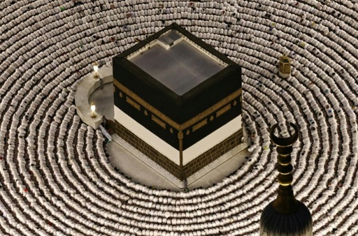 Coaliţia condusă de Arabia Saudită anunţă că a interceptat o dronă în apropiere de Mecca, huthi resping o ”minciună veche”