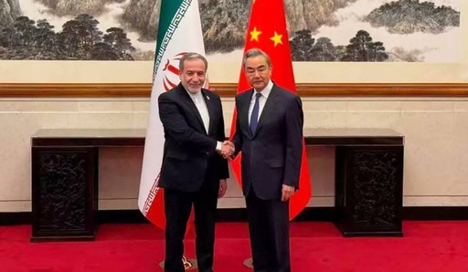 China este pregătită să apere ”drepturile şi interesele legitime” ale Iranului, îi spune, la Beijing, şeful diplomaţiei chineze Wang Yi, omologului său iranian Abbas Araghchi
