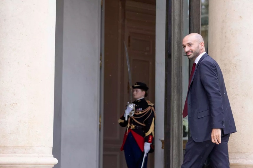Franţa salută o consolidare a relaţiilor UE cu Canada ca ”membru asociat” şi apreciază că modalitatea instituţională a acestei apropieri rămâne de definit. ”Nu SUA sunt cele care aleg orientările politice şi geopolitice ale europenilor”, îi răspunde lui T
