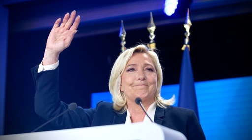 Franţa nu va mai ajuta Ucraina ca în prezent, anunţă şefa extremei drepte franceze, favorită în vederea alegerilor prezidenţiale din 2027. ”Nu putem să spunem că nu există niciun euro pentru indexarea pensiilor, dar că există miliarde pentru contribuţia netă la UE”