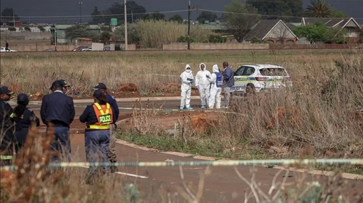 Mai multe arestări în Africa de Sud, în cadrul unei anchete, în urma uciderii unei serii de femei. Nouă cadavre descoperite în decurs de două luni în Kempton Park, în estul Johannesburgului, alimentează frica şi furia faţă de eventuale crime în serie