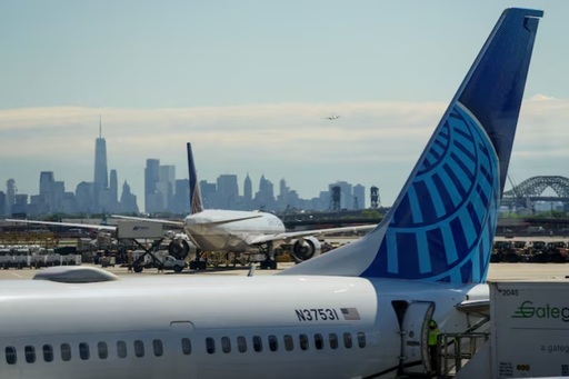Zborurile pe mai multe aeroporturi de pe Coasta de Est, în SUA, perturbate de o pană de comunicaţii, în urma unei secţionări accidentale a unei linii de fibră optică