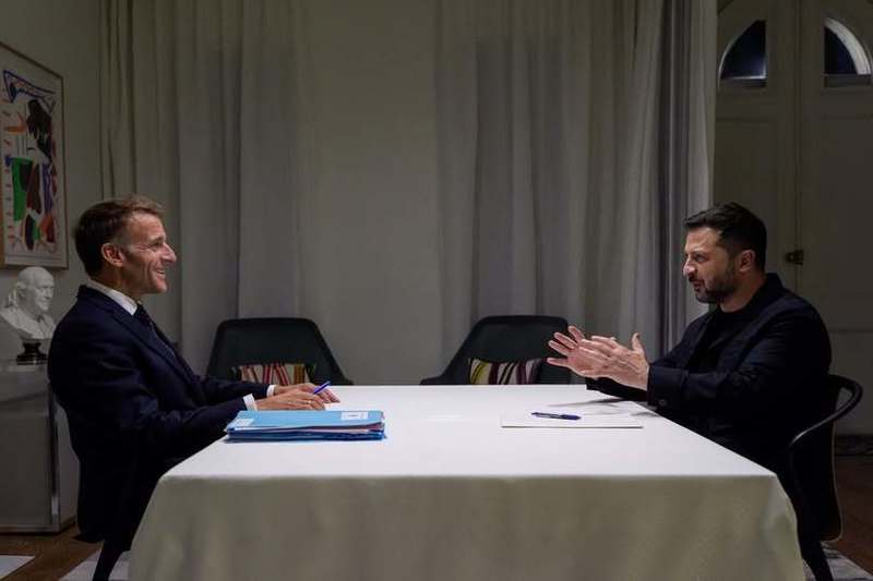 Macron, discuții cu Volodimir Zelenski, la New York: Atacurile rusești asupra infrastructurii energetice ucrainene amenință să priveze milioane de familii de încălzire. Franța va fi alături de Ucraina pentru a face față iernii