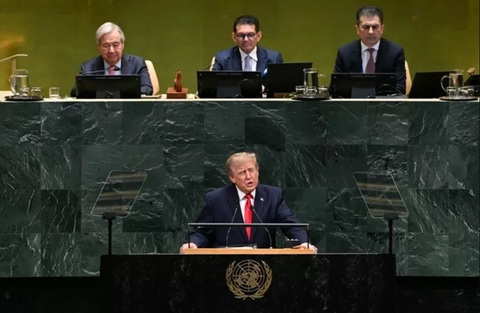 Trump anunţă, la ONU, că are de ales între a ”aneantiza” şi încheia un ”acord” cu Iranul şi cere lumii să-l izoleze, anunţă un acord între Rusia şi Ucraina ”mai repede decât am crede” şi două baze în Groenlanda, cere ţărilor să iasă din CPI, 