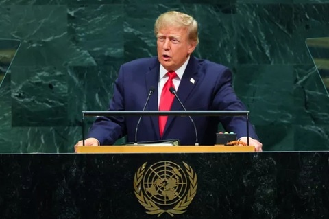SUA vor folosi expresia ”super inteligenţă, SI” în loc de ”inteligenţă artificială” AI, anunţă Trump la Adunarea Generală a ONU. ”Vom vedea dacă am putere”, spune el, referindu-se la posibila aderare a altor guverne la acest neologism