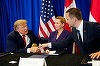 Trump semnează, în marja Adunării Generale a ONU, Acordul de securitate cu Danemarca şi Groenlanda. ”Două baze militare foarte mari” urmează să fie construite la Narsarsuaq, în sud, şi la Mestersvig, pe coasta de est. UE salută ”un pas pozitiv înainte”