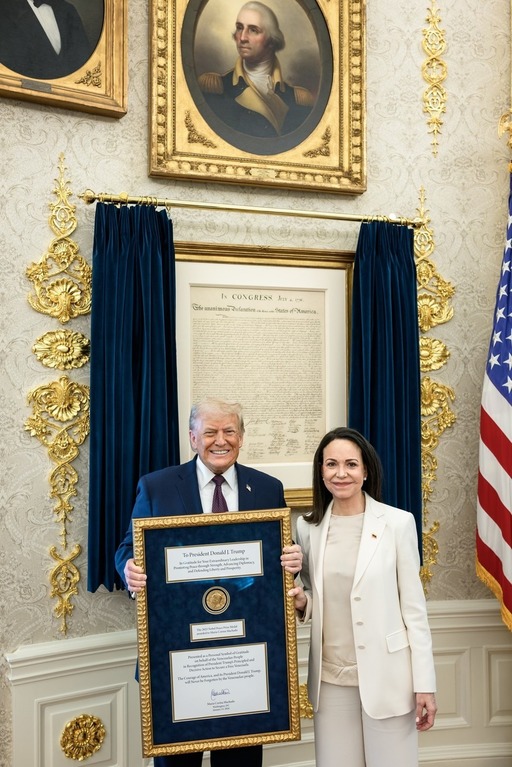 Opozanta María Corina Machado, care i-a donat lui Trump medalia Nobel primită, nu a fost lăsată să intre în Venezuela. În acest timp, şeful Casei Albe se întâlnea la New York cu preşedinta interimară a ţării, Delcy Rodriguez