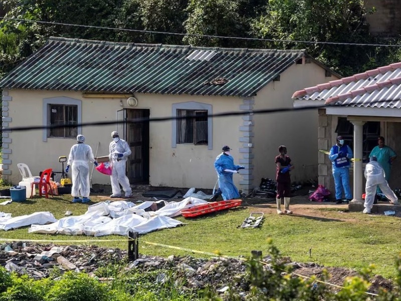 Unsprezece persoane, inclusiv o femeie însărcinată, ucise şi trei rănite în estul Africii de Sud, într-un atac armat într-o casă, la Durban