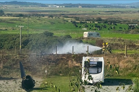 Forţele Aeriene Regale britanice suspendă temporar zborul avioanelor de antrenament de tip Hawk, în urma prăbuşirii uneia dintre ele în nordul Ţării Galilor