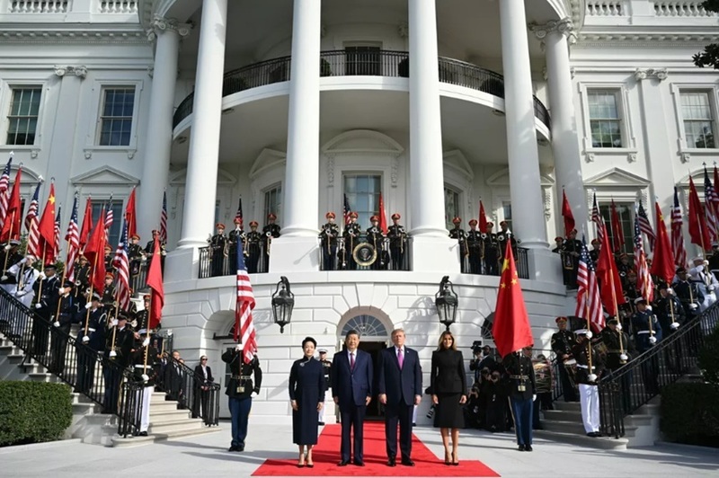 Trump îl primește pe XI cu fast la Casa Albă. El își salută ”marea prietenie” cu liderul chinez și ”progrese uriașe” în probleme bilaterale. XI: China și SUA împărtășesc ”o responsabilitate istorică” față de progresul uman