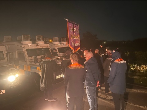 Un marş protestant probritanic printr-un cartier catolic, autorizat de justiţie pentru prima oară din 1997 încoace, împiedicat de mii de manifestanţi la Portadown, în Irlanda de Nord