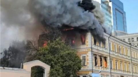 Academia de Ştiinţe din centrul Kievului, avariată în urma unui atac cu drone ruseşti în plină zi. Lovituri masive în întreaga Ucraină, soldate cu cel puţin cinci morţi. Rusia anunţă că a lovit nave de marfă şi infrastructura de telecomunicaţii din Kiev