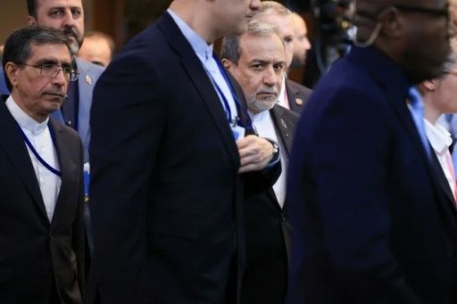Abbas Araghchi îşi continuă foiletonul şi anunţă că aşteaptă un răspuns la planul său de redeschidere a Strâmtorii Ormuz de la SUA