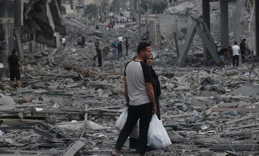Cel puţin cinci morţi şi 13 răniţi în nord-vestul oraşului Gaza, într-un atac aerian israelian care ţintit un vihicul, anunţă Spitalul Al-Shifa