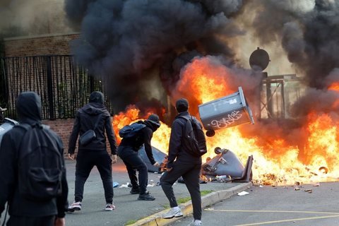 Franţa - Protestele liceenilor se intensifică, mişcarea se extinde la universităţi, în timp ce guvernul condamnă violenţele urbane şi acuză extrema stânga LFI