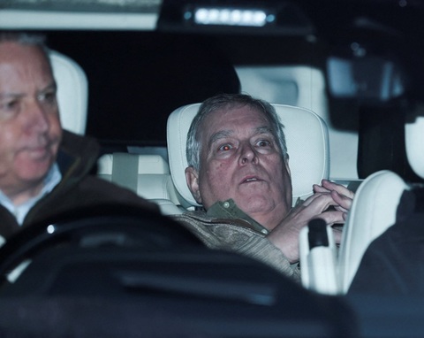 Fostul prinţ Andrew contestă în justiţie percheziţiile Poliţiei din Thames Valley la domiciliile sale, în februarie, în scandalul Epstein