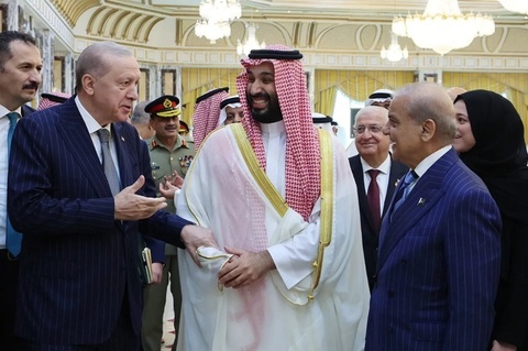 Turcia şi Pakistanul anunţă că desfăşoară forţe militare în Araba Saudită împotriva rebelilor huthi din Yemen