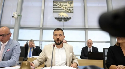 Extrema dreaptă germană obţine preşedinţia Parlamentului regional din Saxonia-Anhalt, o premieră din 1945. Patru membri CDU, suspectaţi că au votat cu Tobias Rausch. Partidul lui Merz, devansat la nivel cu 13 puncte procentuale de AfD, arată un sondaj
