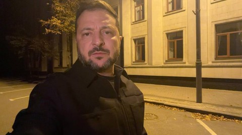 Zelenski afirmă că informaţiile serviciilor secrete arată că Rusia pregăteşte un atac de amploare