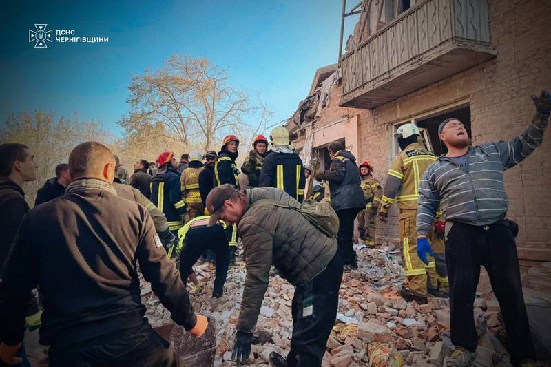 Bilanţul ultimului val de atacuri ruseşti asupra Ucrainei a crescut la cel puţin 20 de morţi, dintre care 14 în urma bombardării unui bloc de locuinţe