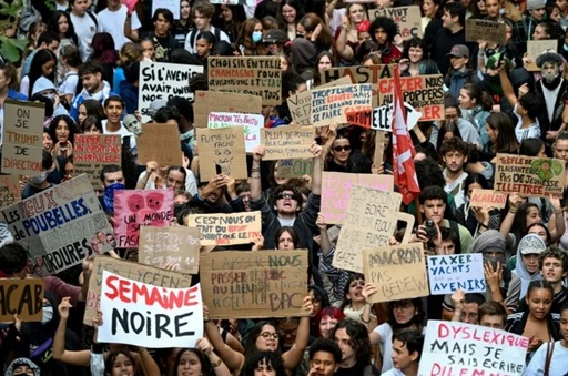 Peste 71.500 de manifestanţi în Franţa, 504 arestări şi 48 de poliţişti şi jandarmi răniţi la ziua de mobilizare a liceelor, anunţă Guvernul francez