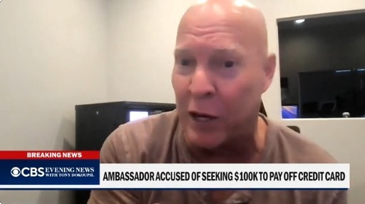 Omul de afaceri căruia Kimberly Guilfoyle i-ar fi cerut 100.000 de dolari spune că a fost o tranzacţie de tip „bani contra influenţă” în cadrul administraţiei şi consideră că ambasadoarea ar trebui demisă