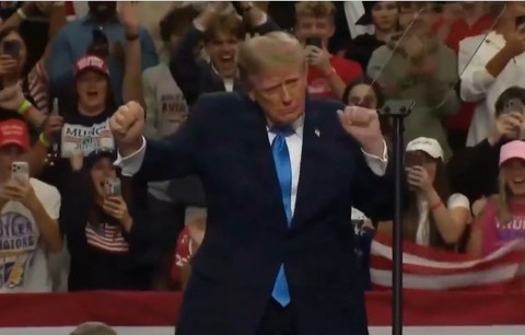 Trump susţine că Putin „ar dori să vadă o înţelegere” cu Ucraina