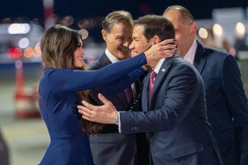 Trump şi Rubio iau în calcul demiterea lui Kimberly Guilfoyle. Preşedintele şi secretarul de stat al SUA sunt „de-a dreptul înfuriaţi” de comportamentul ambasadoarei SUA în Grecia, potrivit Associated Press