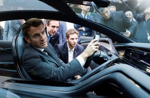 Macron cere ”să nu cedăm ameninţării ruse” în Războiul din Ucraina. ”Trebuie să fim  în mod colectiv serioşi”