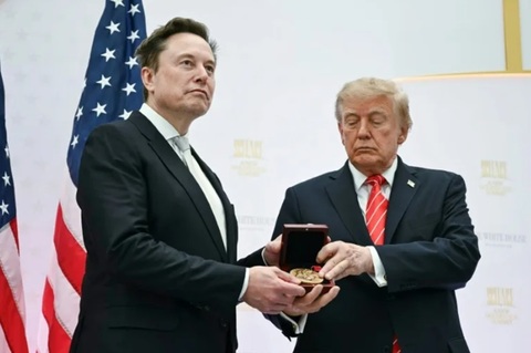 Elon Musk se impune ca principalul susţinător al republicanilor, cu donaţii în valoare de 276 de milioane de dolari
