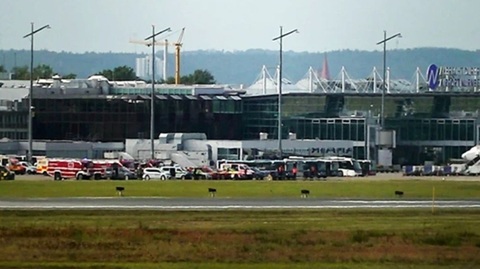 Trafic perturbat pe Aeroportul din Nürnberg de o ”urgenţă în zbor” şi de o posibilă dronă la sol