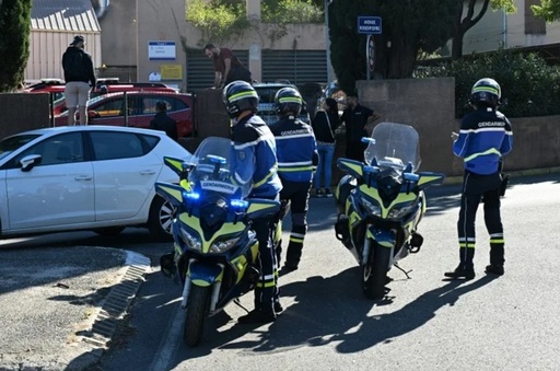 Parchetul Antiterorist francez preia ancheta cu privire la atacul de la Colegiul Lakanal de la Aubagne. Suspectul, un adolescent de 14 ani, probabil membru al ”True Crime Community”, comunităţi online care glorifică autorii atacurilor în masă