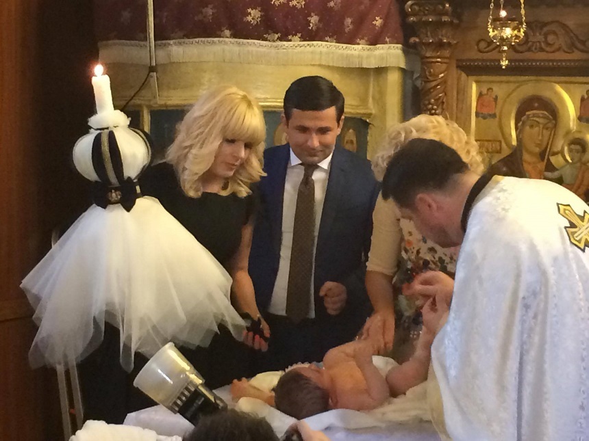 Cluj:Elena Udrea l-a botezat pe cel mai mic fiu al deputatului Adrian Gurzău, la eveniment participând şi Traian Băsescu