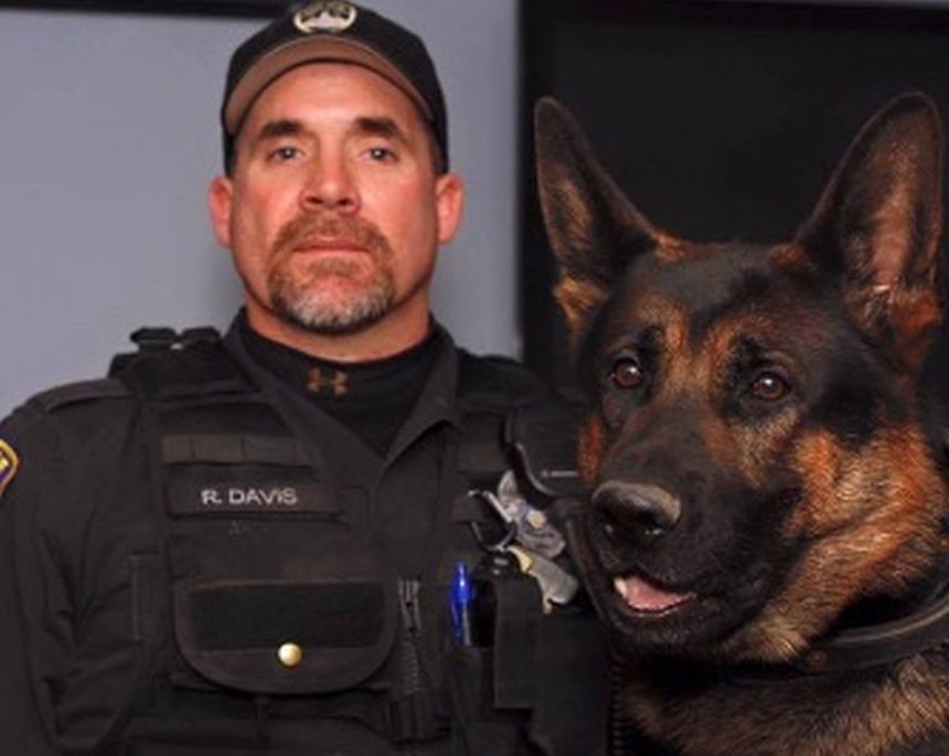 O fetiţă americană şi-a donat alocaţia, pentru ca autorităţile din Ohio să cumpere veste antiglonţ câinilor-poliţişti