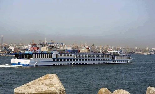 Sezonul de croaziere 2016 în Portul Constanţa, deschis de nava fluvială River Aria, care are la bord turişti americani