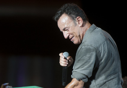  Bruce Springsteen şi-a anulat un concert, pentru a denunţa o lege care încalcă drepturile transsexualilor